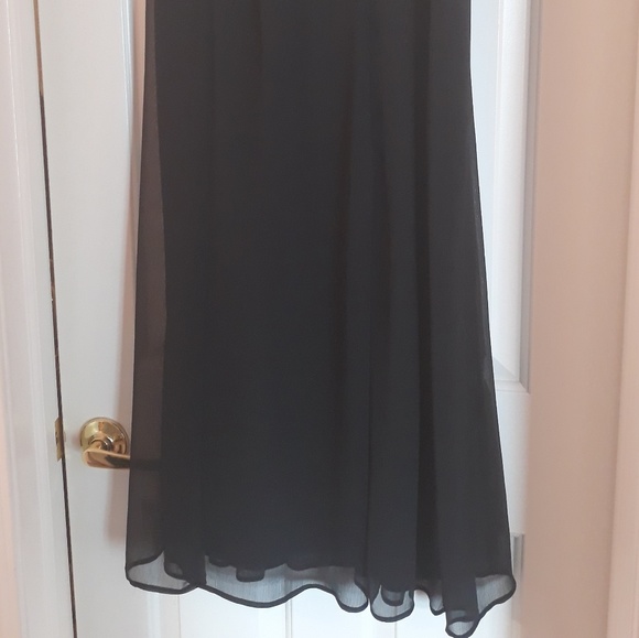 Black flowy maxi skirt - Picture 2 of 2
